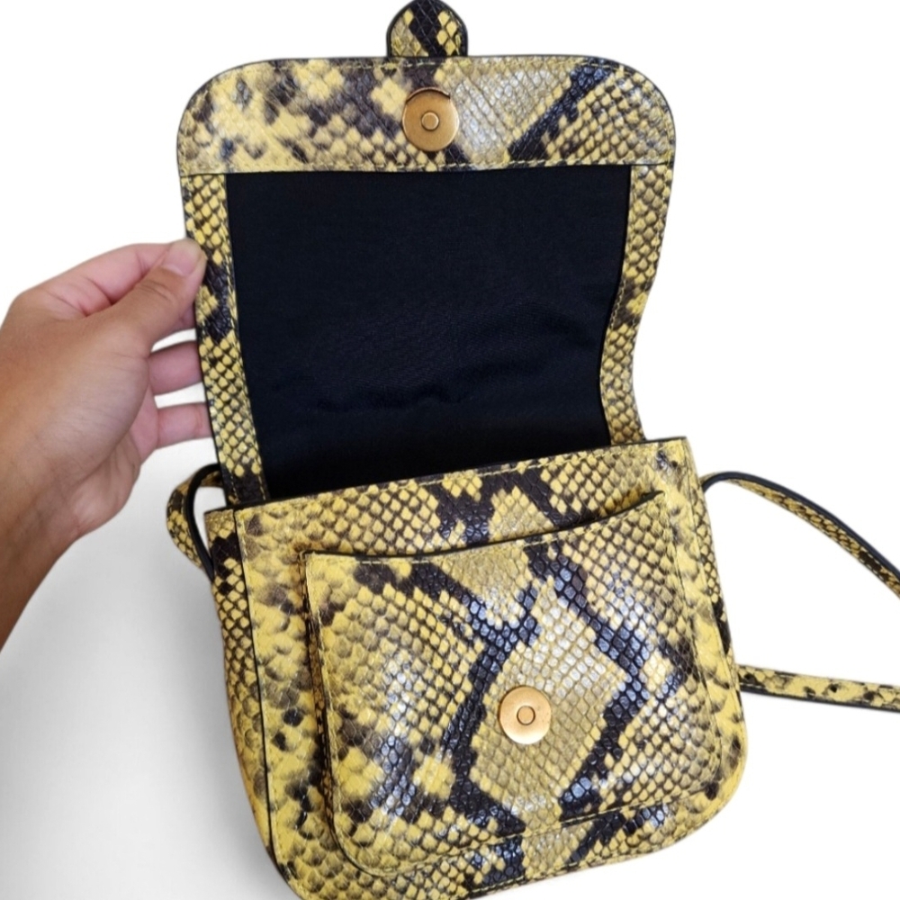 Banana Republic Leather Snakeskin Print Saddle Crossbody Bag Yellow Black EUC - Picture 3 of 11